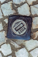 199910f aqua 01 G-manhole-cover-agua-by-E-Girardet