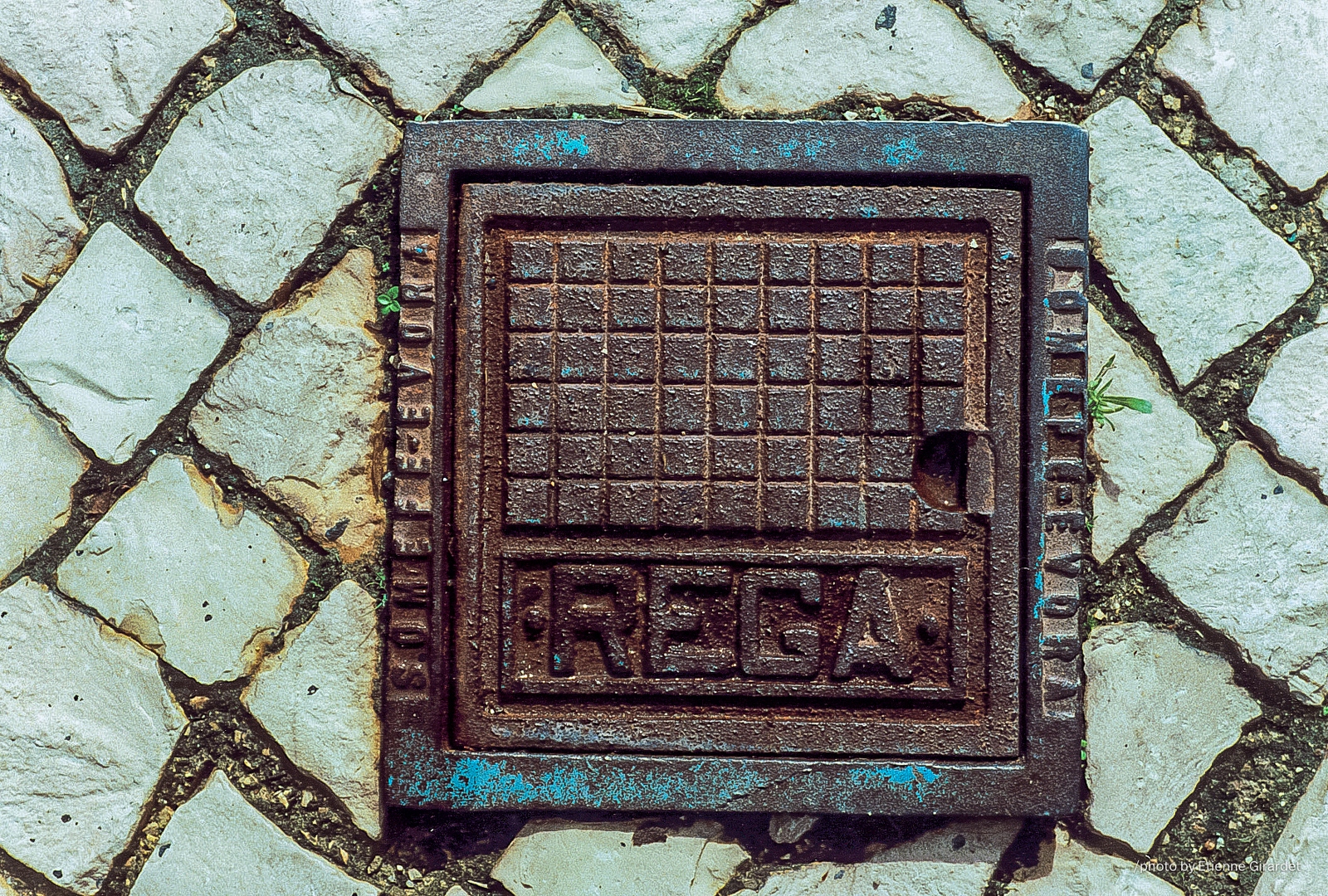 199910i_rega_G-manhole-cover-rega-by-E-Girardet.jpg