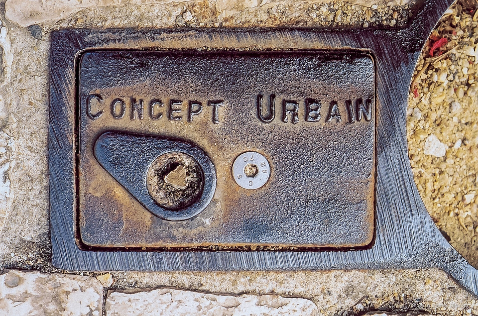 200407a_concept-urbain_G-manhole-cover-concept-urbain-by-E-Girardet.jpg