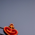 200908_04_IMG_5950-red-neon-heart-with-anchor-symbol-by-E-Girardet.jpg