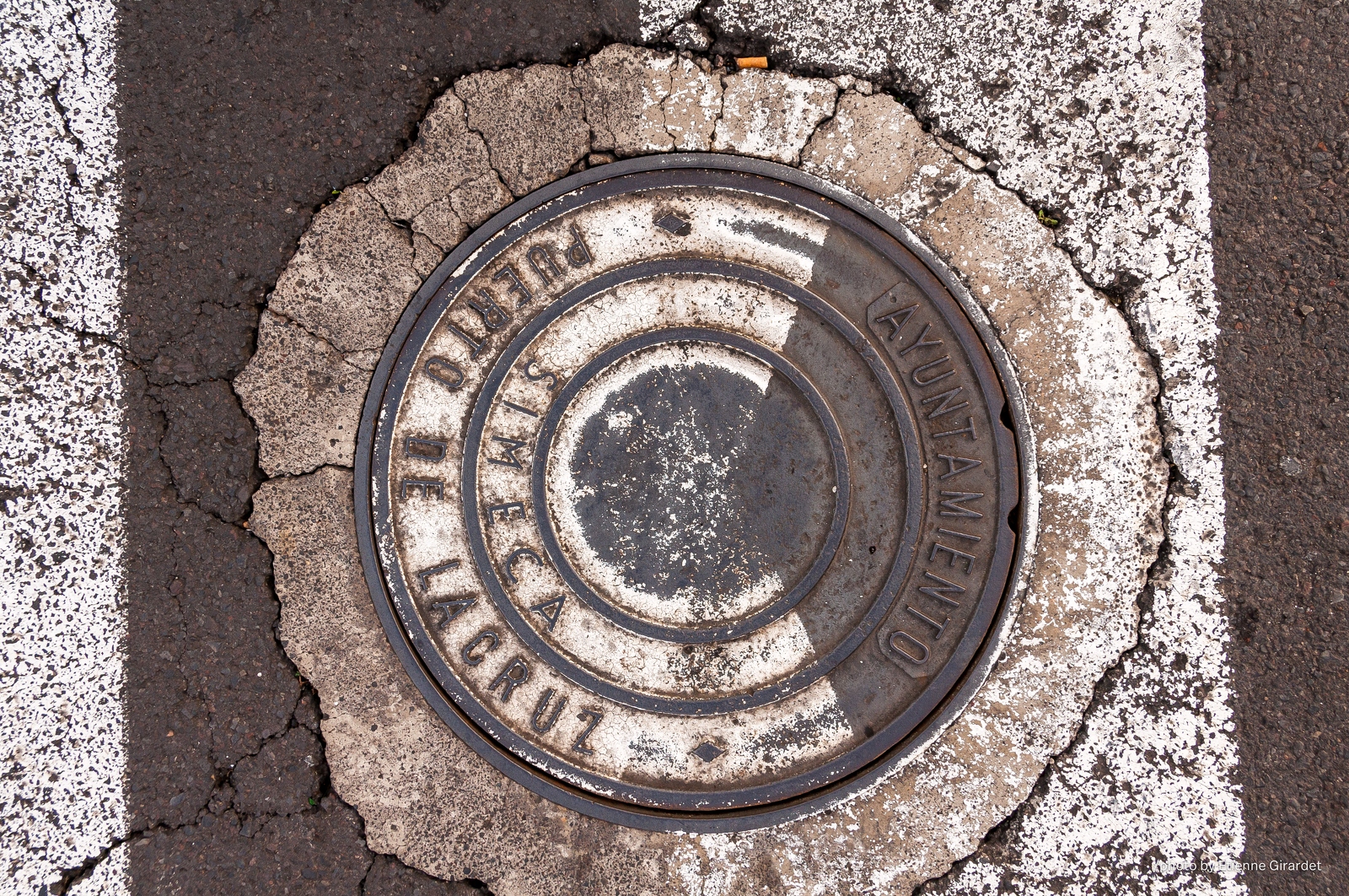 200912_20_DSC_1882-manhole-cover--by-E-Girardet.jpg