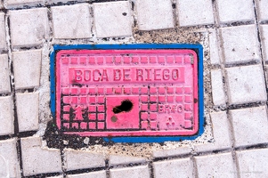 200912 20 DSC 1999-manhole-cover--by-E-Girardet