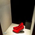 201110_08_IMG_0309-DeNoise-red-shoes-luxury-etalage-by-E-Girardet.jpg