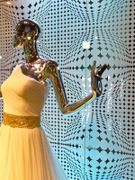 201110 08 IMG 0313-mannequin-yellow-dress-by-E-Girardet