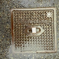 201202_28_IMG_1812-manhole-cover--by-E-Girardet.jpg
