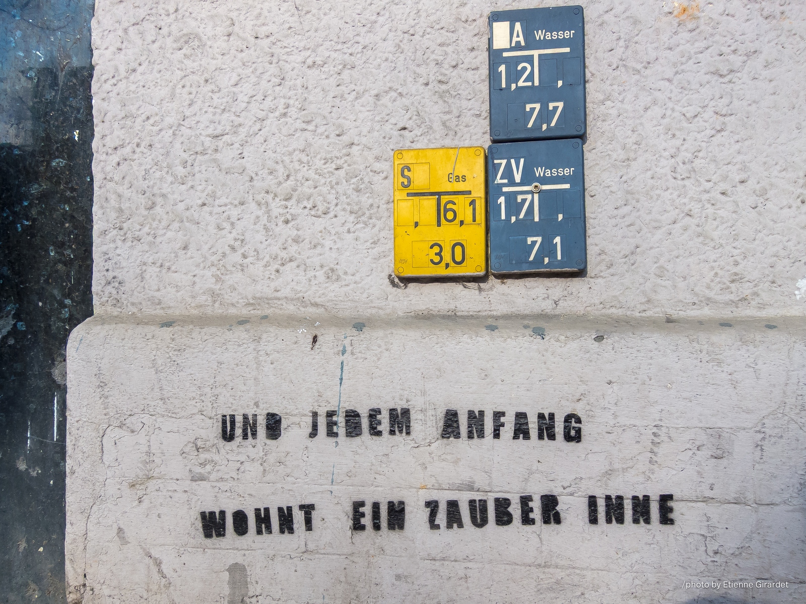 201304_08_IMG_3736-utility-signs-and-german-by-E-Girardet.jpg