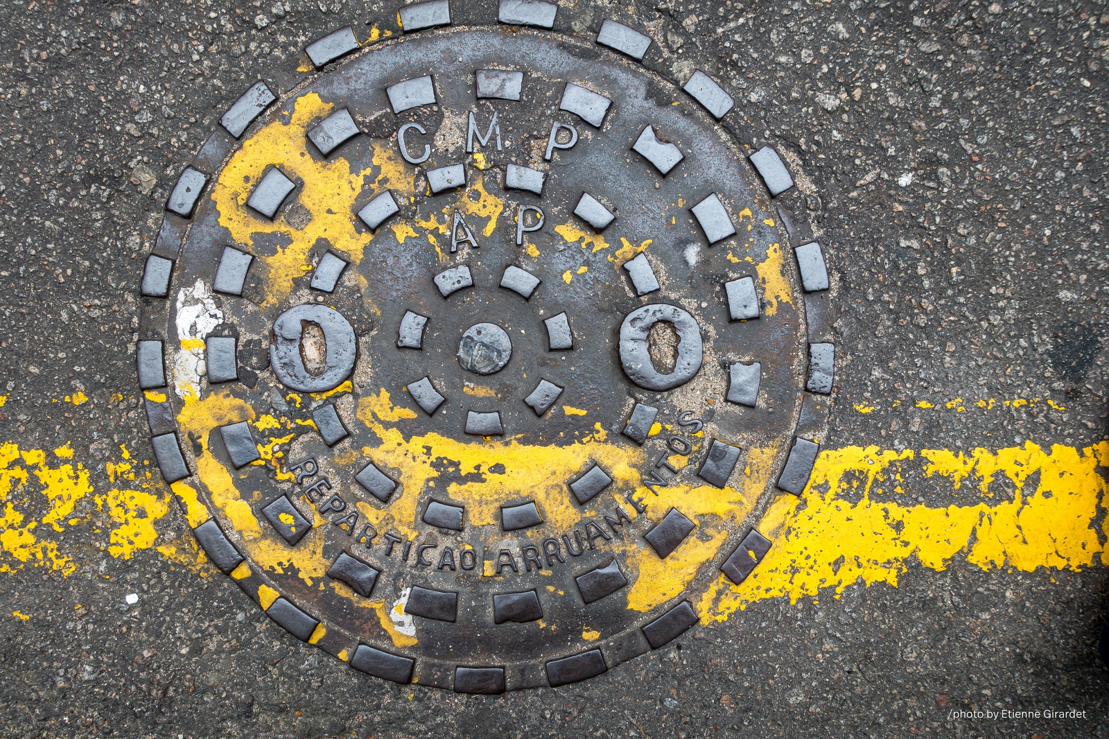 201508_12_DSC04757-manhole-cover--by-E-Girardet.jpg