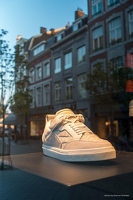 201508 21 DSC05121-shop-window-white-sneacker-shoes-by-E-Girardet