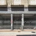 201608_05_IMG_0983-closed-store-front-with-metal-shutters-by-E-Girardet.jpg