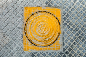 201704 16 DSC00169-manhole-cover--by-E-Girardet