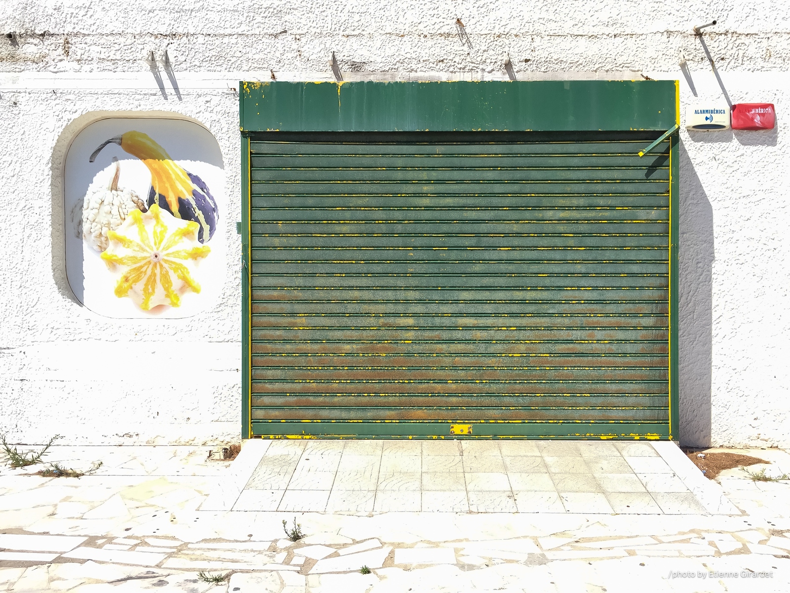 201708_08_IMG_6167-green-shuttered-shopfront-with-gourd-mural-by-E-Girardet.jpg