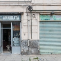 201803_27_DSC04561-two-shops-with-different-signs-by-E-Girardet.jpg