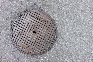 201807 28 RXX0753-manhole-cover--by-E-Girardet