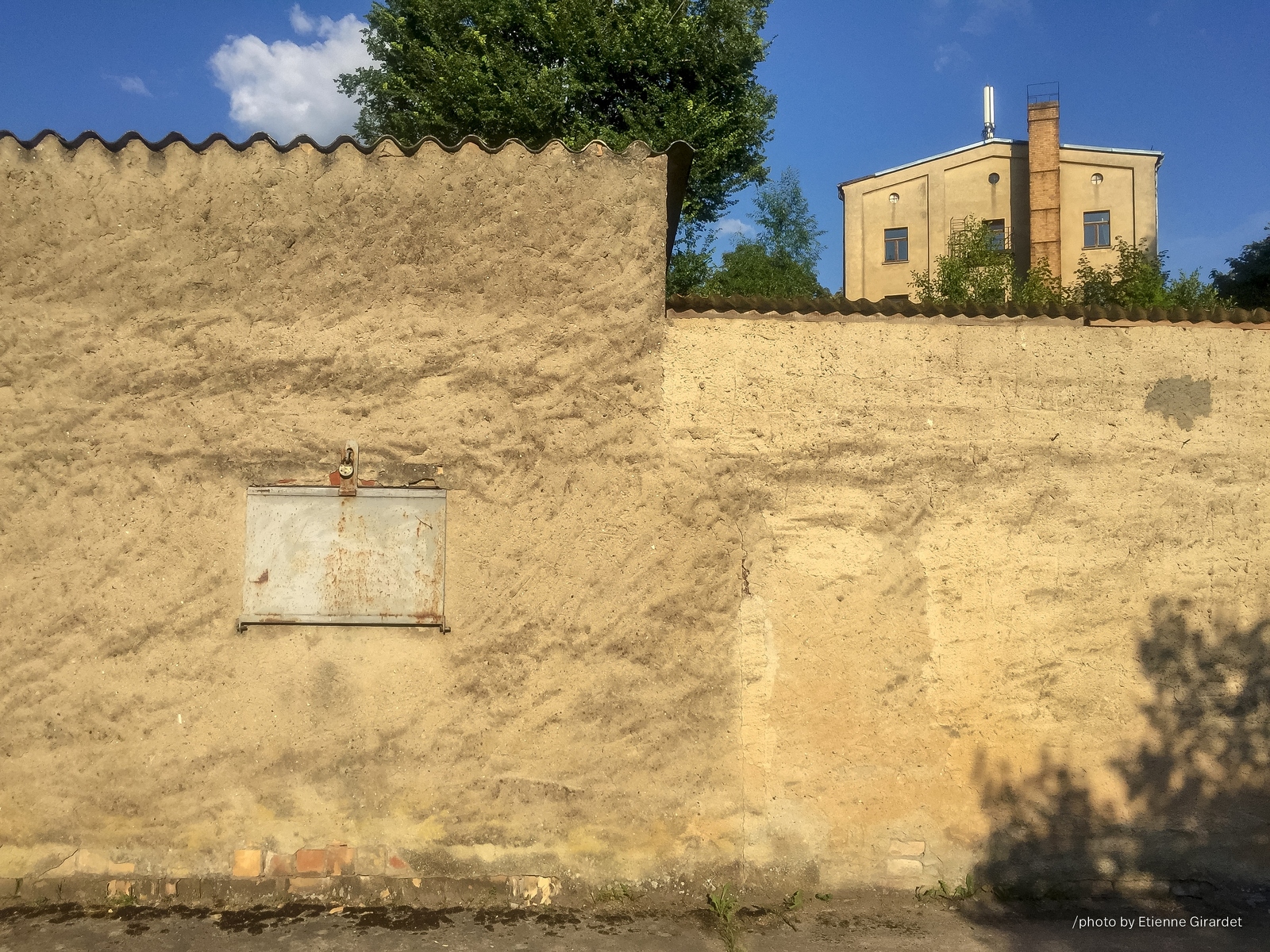 201807_16_IMG_0807-wall-house-sun-by-E-Girardet.jpg
