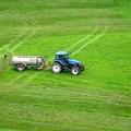 201904_25_ZZ6_1669-tractor-manure-field-by-E-Girardet.jpg