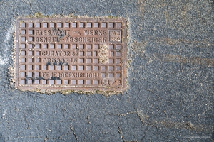 201906 18 ZZ6 2776-manhole-cover--by-E-Girardet