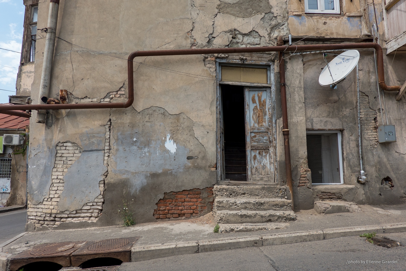 201906_24_RXX04768-old-house-tblisi-door-by-E-Girardet.jpg