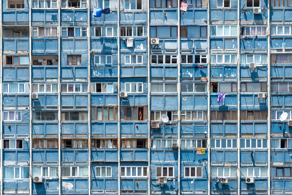 201906_26_RXX04963-wallpaper-windows-apartment-building-by-E-Girardet.jpg