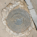 201907_17_RXX06818-manhole-cover--by-E-Girardet.jpg