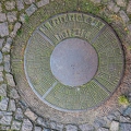 201908_26_RXX07089-manhole-cover--by-E-Girardet.jpg
