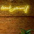 201912_30_IMG_2373-treat-yourself-neon-wign-by-E-Girardet.jpg