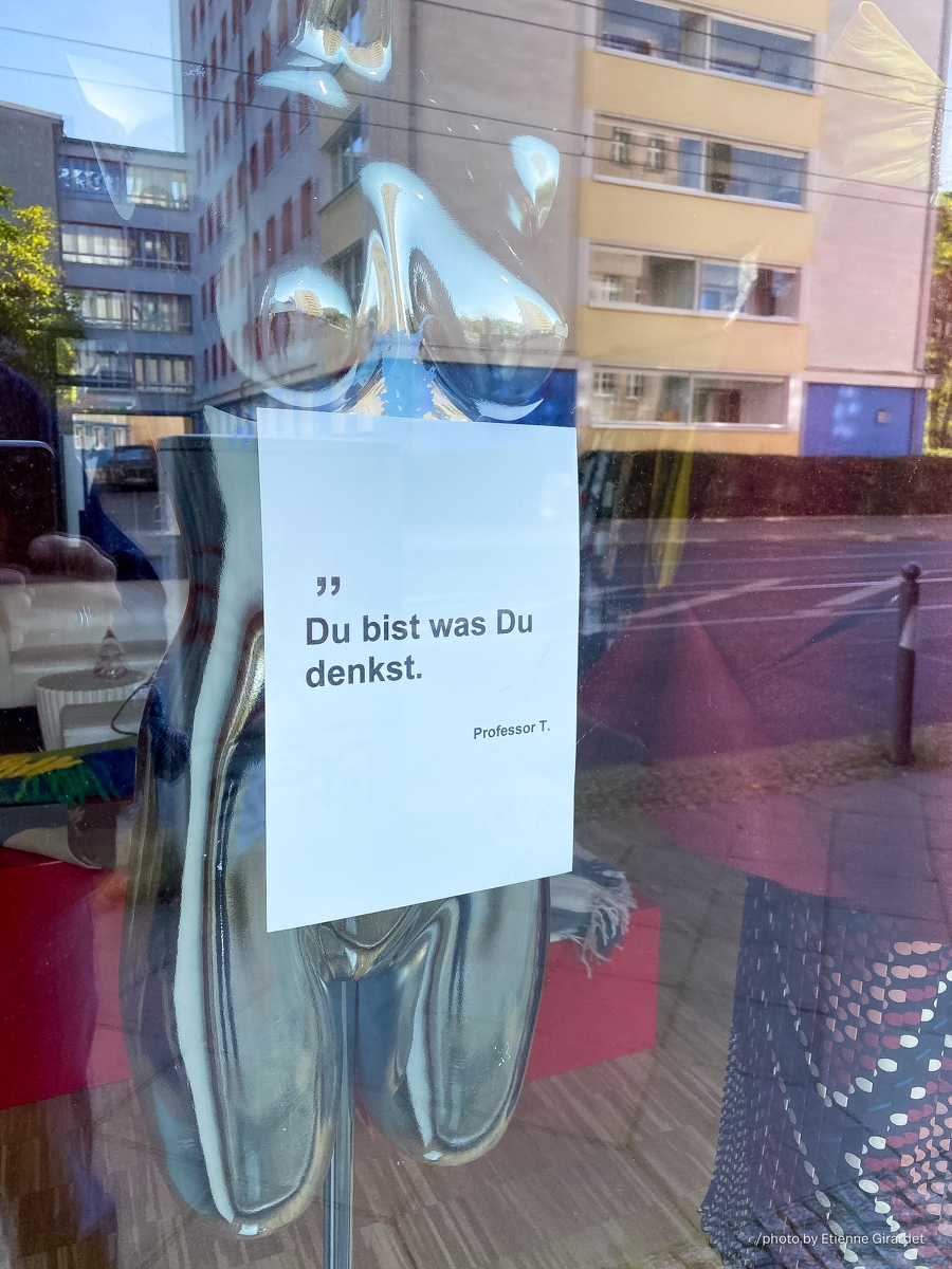 202009_30_IMG_5188-german-quote-on-mannequin-by-E-Girardet.jpg