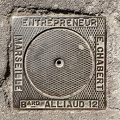 202110_18_8283FDE9-4F16-48F4-BD06-1E43BE840F9A-manhole-cover--by-E-Girardet.jpg