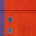202201_30_ZZ6_9471-red-purple-container-door-by-E-Girardet.jpg
