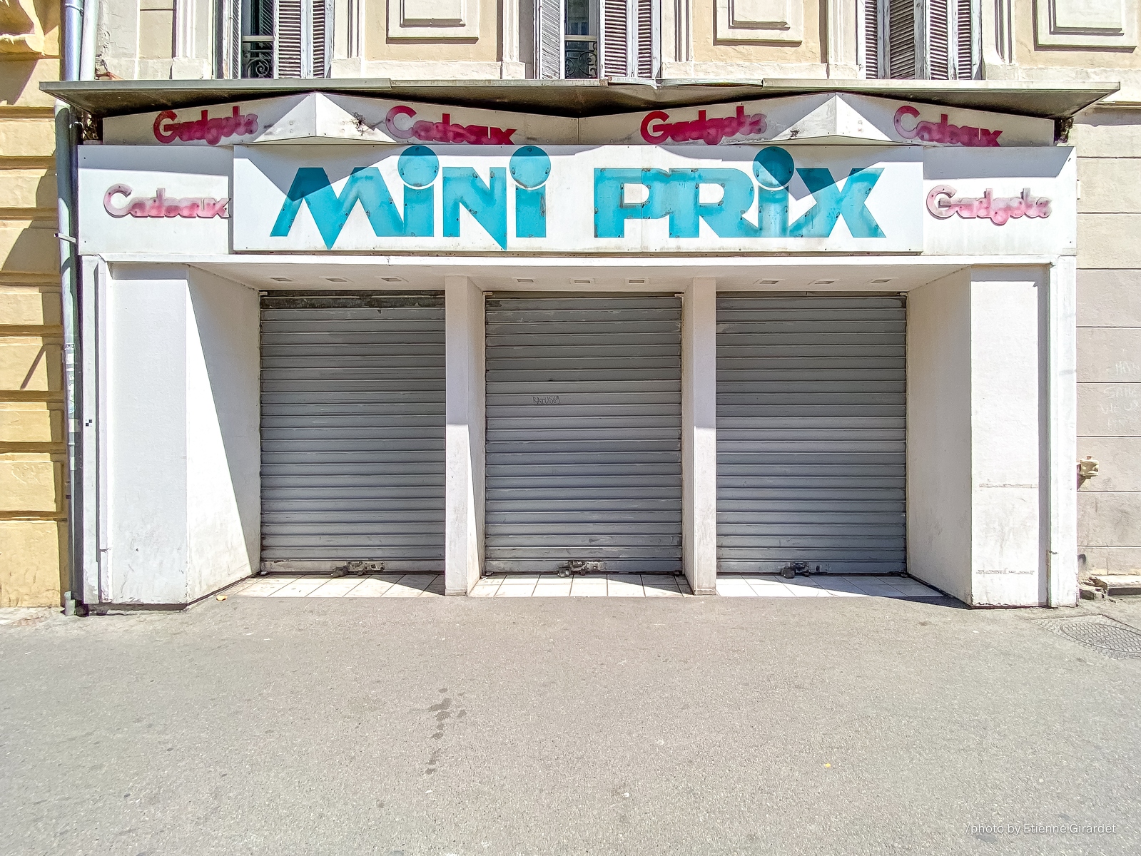 202204_17_IMG_0890-closed-mini-prix-store-fronts-by-E-Girardet.jpg