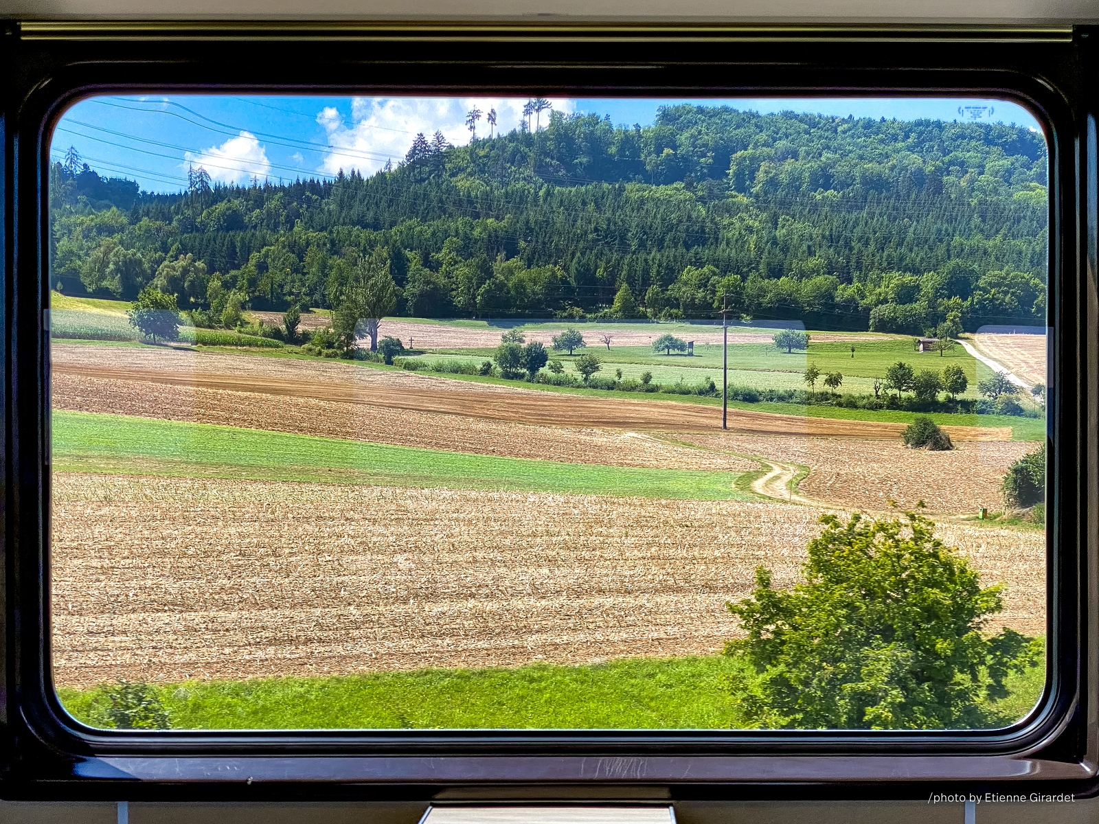 202207_24_IMG_2818-train-window-landscape-summer-by-E-Girardet.jpg