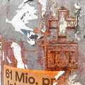 202207_28_IMG_3055-rusted-pole-with-posters-and-graffiti-by-E-Girardet.jpg