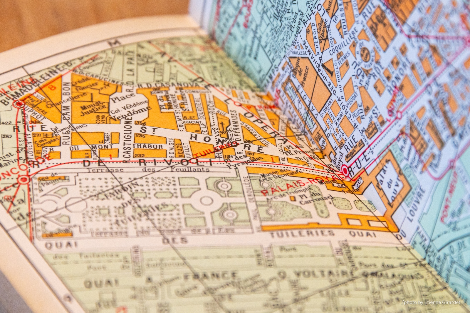 202212_24_ZZ61574-parisian-street-map-showing-locations-by-E-Girardet.jpg