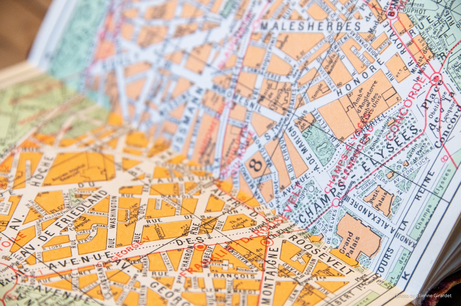 202212_24_ZZ61576-parisian-street-map-showing-avenues-and-streets-by-E-Girardet.jpg