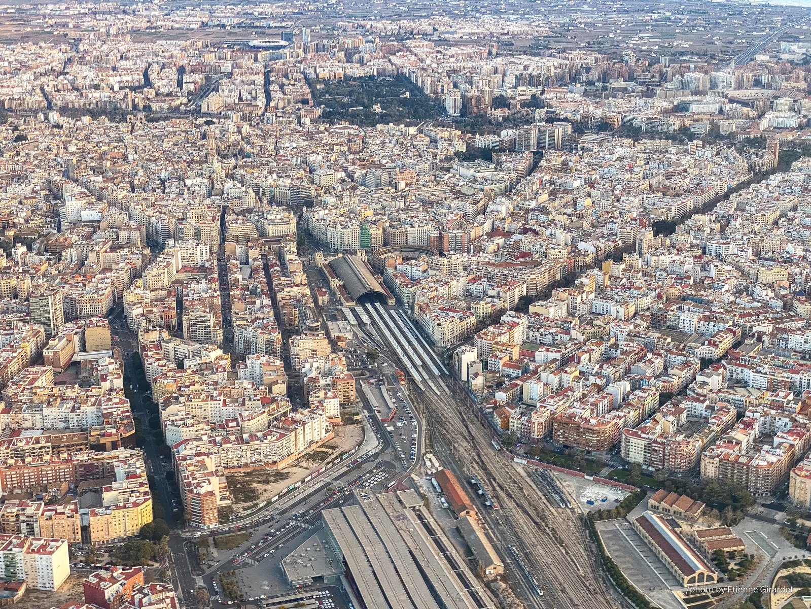 202301_29_IMG_4973-urban-sprawl-with-train-station-by-E-Girardet.jpg