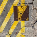 202301_30_IMG_5085-worn-concrete-with-yellow-hazard-stripes-by-E-Girardet.jpg