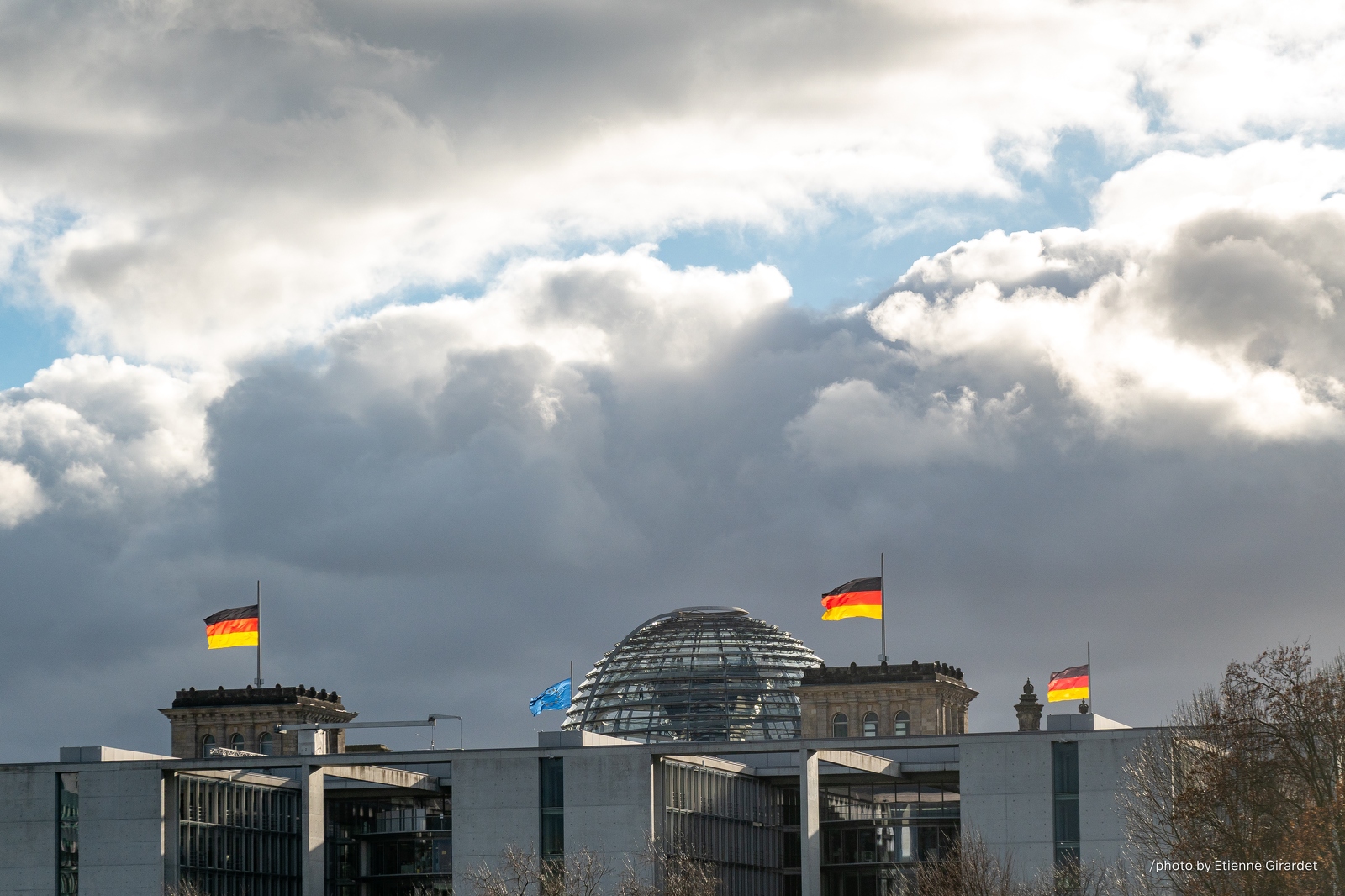 202301_05_RXX02278-german-parliament-building-under-cloudy-sky-by-E-Girardet.jpg