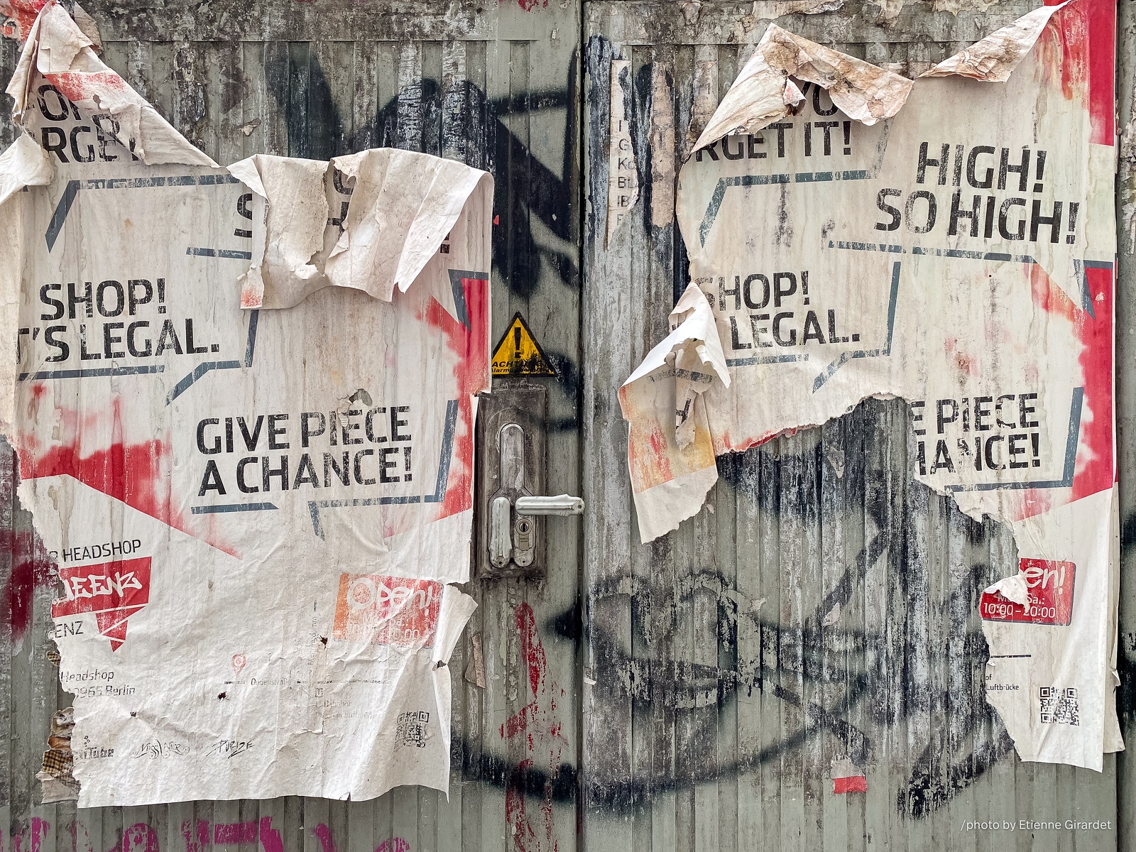 202303_24_IMG_5664-torn-posters-on-weathered-wall-by-E-Girardet.jpg