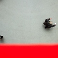 202304_09_RXX02906-people-walking-on-gray-floor-over-red.-by-E-Girardet.jpg