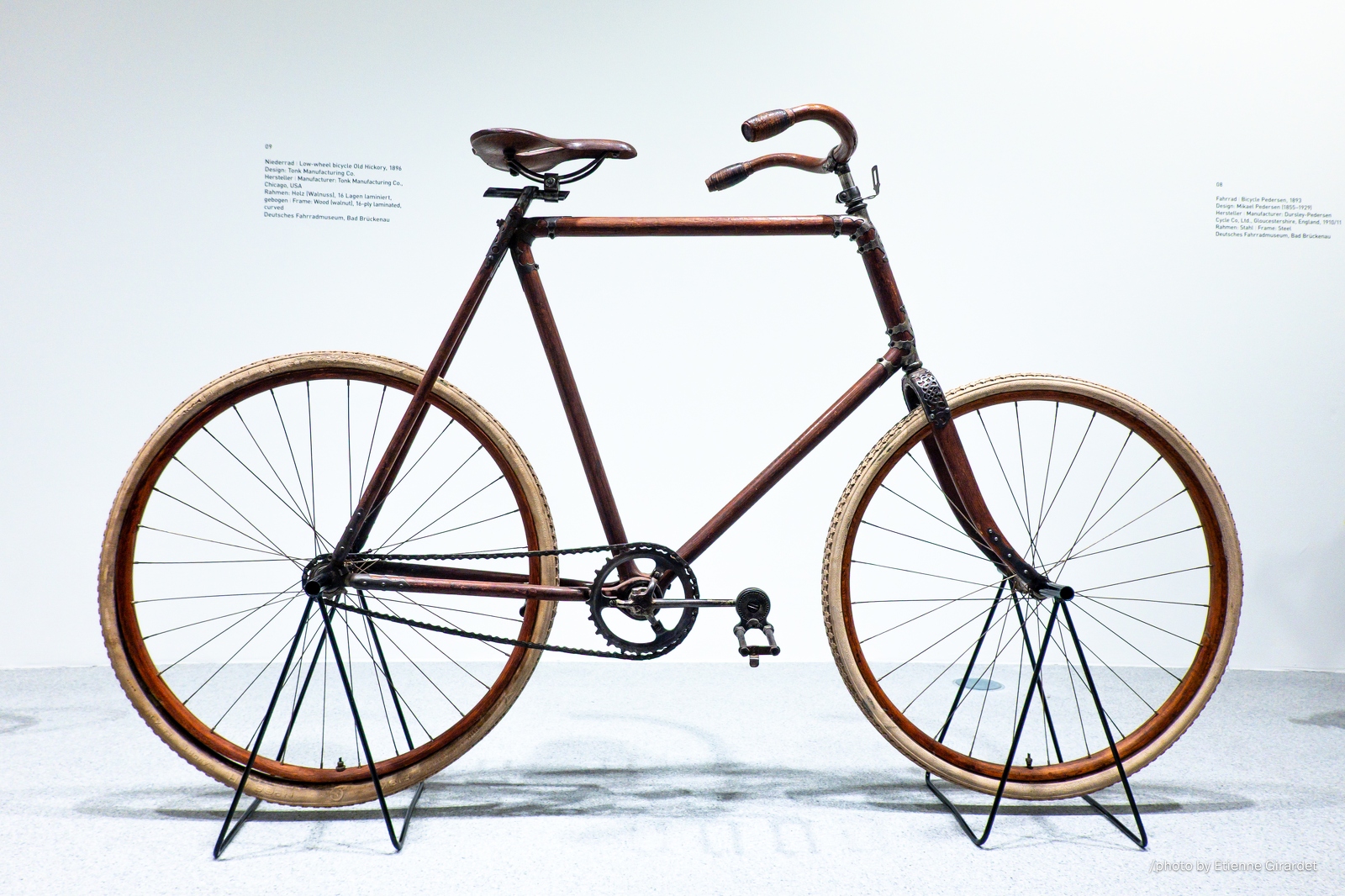 202304_09_RXX02939-vintage-bicycle-display-in-museum-by-E-Girardet.jpg