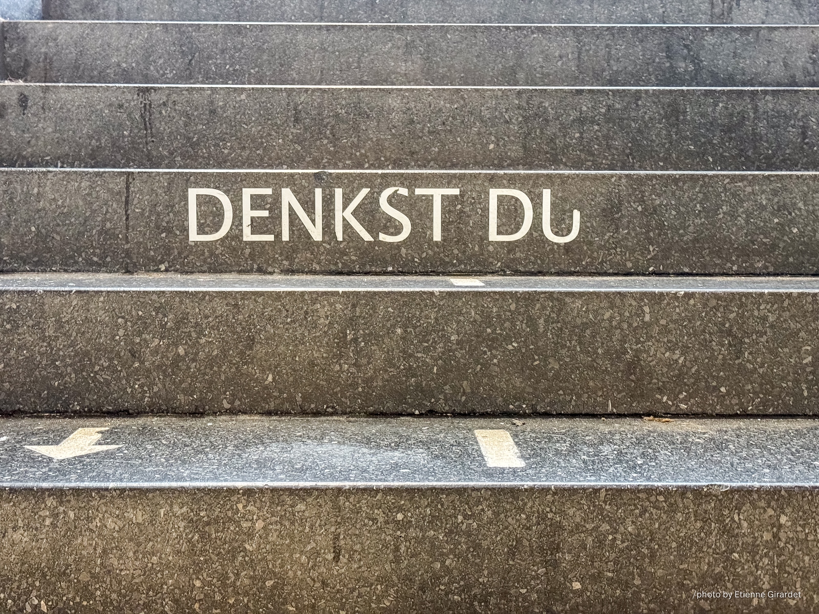 202309_28_IMG_7640-stairs-with-german-text-by-E-Girardet.jpg
