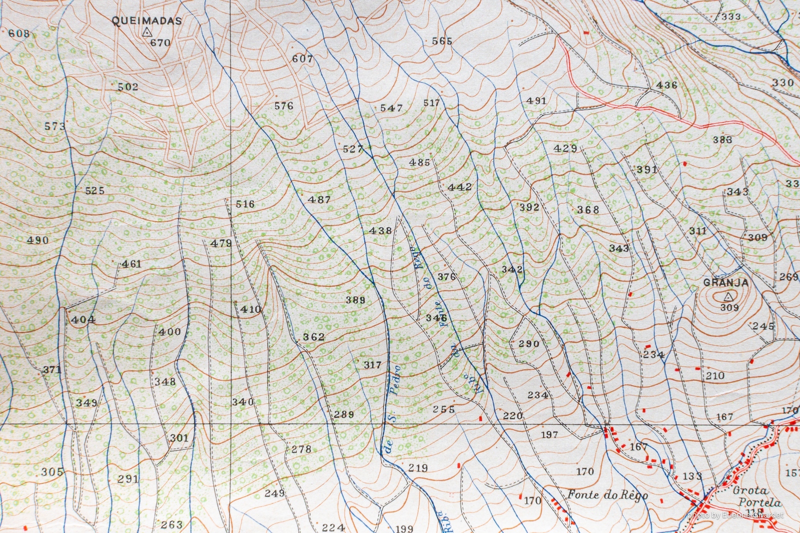 202410_12__ZZ68451-topographic-map-of-mountainous-region-by-E-Girardet.jpg